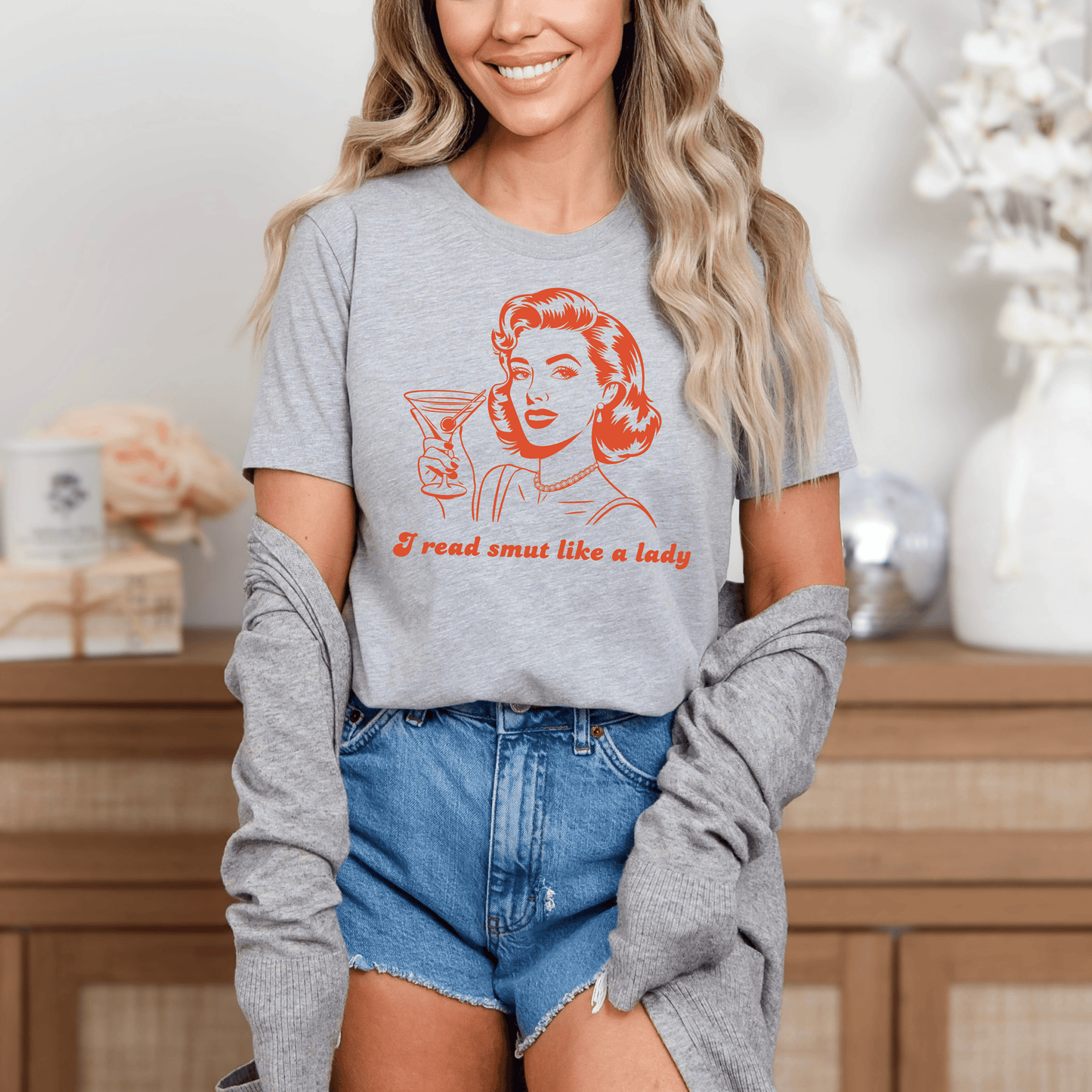 I Read Smut Like a Lady T-Shirt | Retro Martini Design for Romance Readers